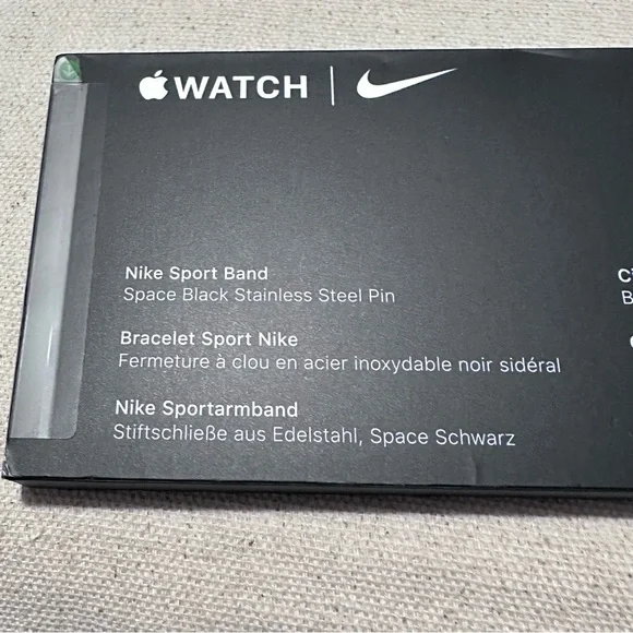 Apple | Accessory | Apple Nike Watch Band | 44M - Picture 7 of 8